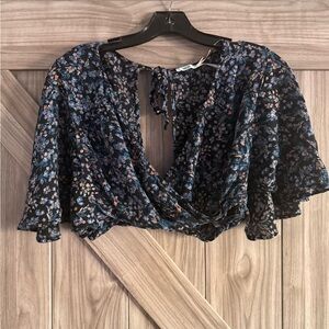 Kimchi Blue Navy Floral Crop Top